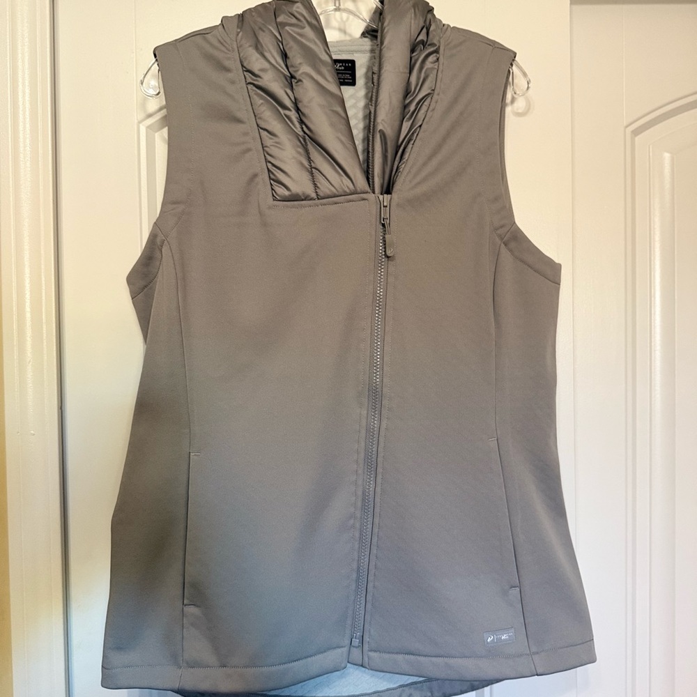 NWOT - Golf Vest - Grey - Levelwear Verve
